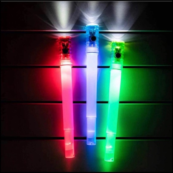Reusable Glow Stick and Flashlight Combo, 6-in-1 - Picture 2 of 5